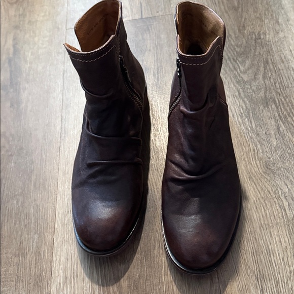 Sofft Chestnut Brown Booties Size 8.5 - Picture 2 of 10